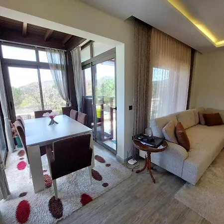 Flat Close To The Sea With Balcony In * Türkbükü
