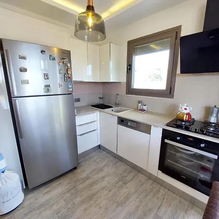 Apartmán Flat Close To The Sea With Balcony In *